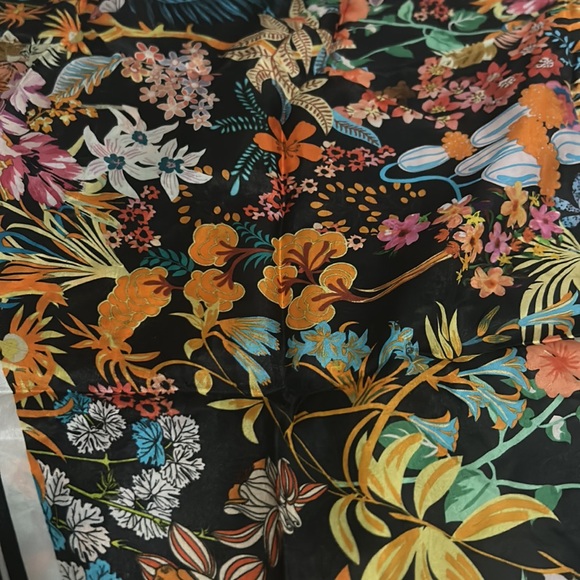 Vismaya Floral 100% Silk Scarf - Picture 3 of 9